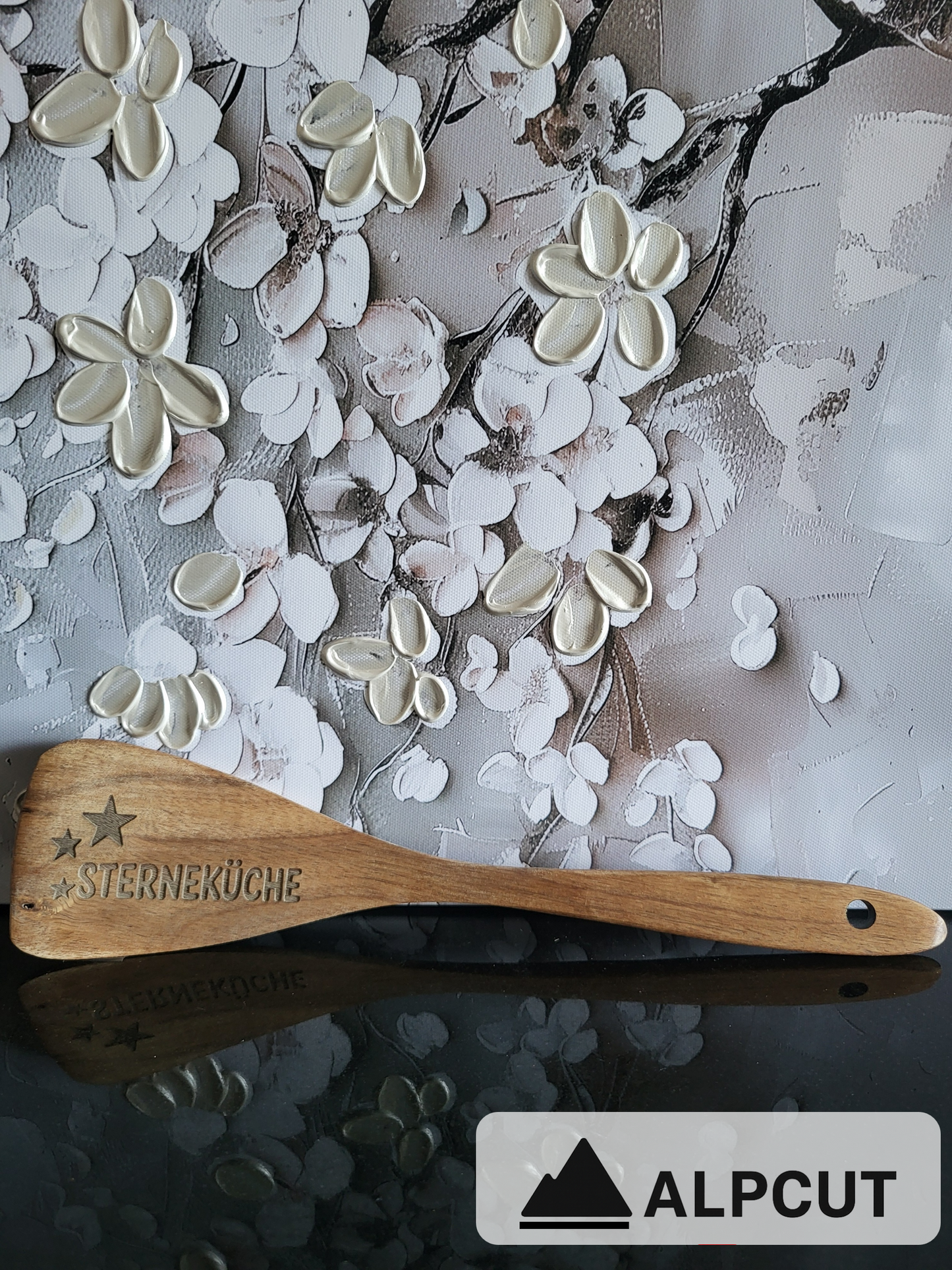 Kochlöffel „Sterneküche“ – Holzspachtel mit Gravur (Akazie)