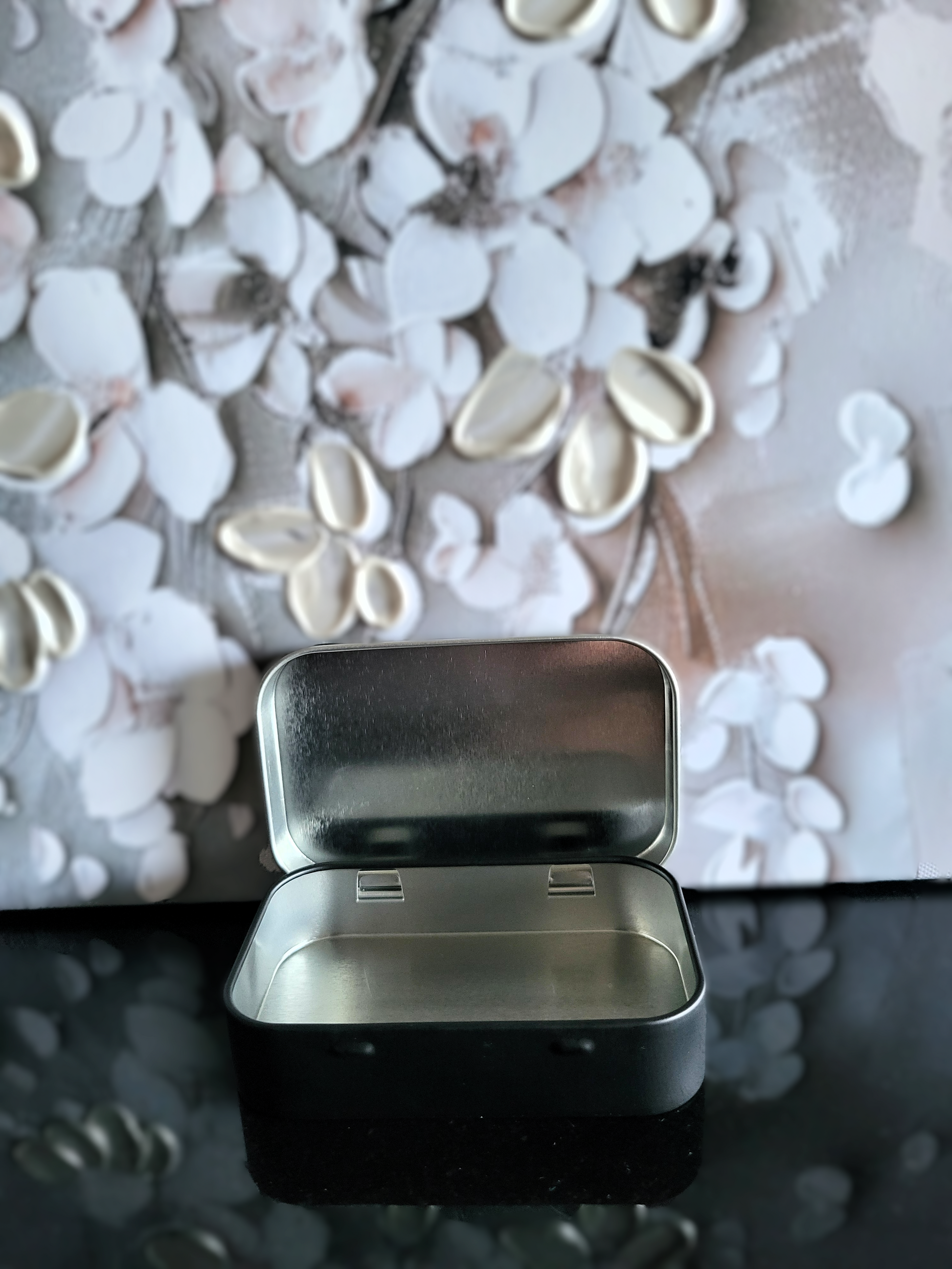 Leere Metallbox mit Deckel – praktische Aufbewahrungsdose in Schwarz – vielseitige Dose für Notgroschen, kleine Geschenke, Kräuter, Gewürze oder Reiseutensilien – robuste Metalldose ideal zum Gravieren – ALPCUT Designbox
